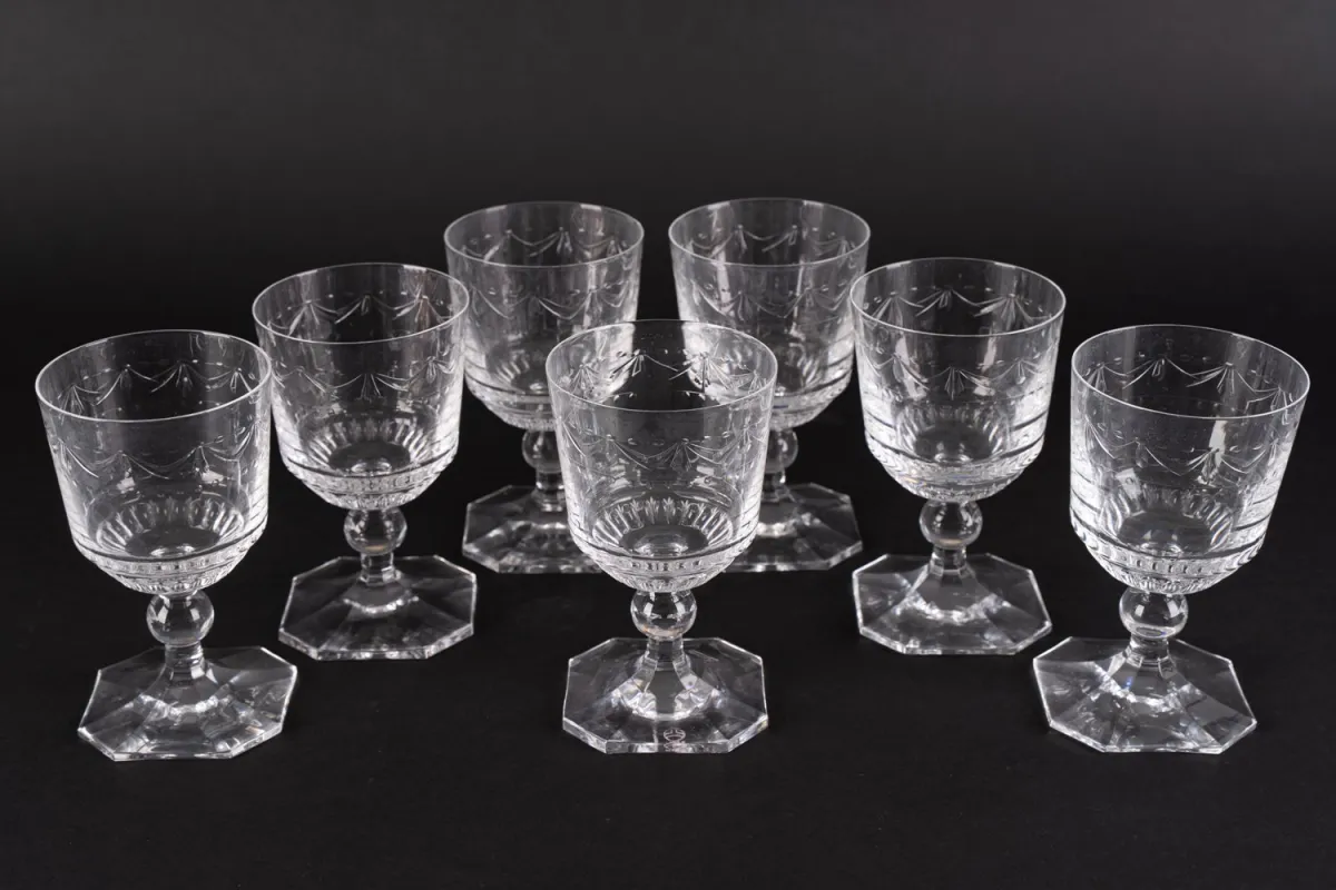 Série de 6 verres à vin blanc de la KPM Berlin, modèle Kurland, cristal épais, pied à 8 pans, hauteur env. 13 cm