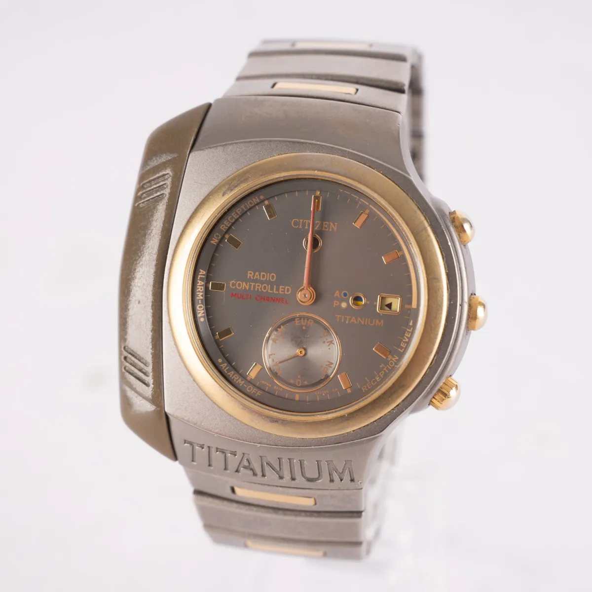 CITIZEN SPACEMASTER - Men's wristwatch, titanium, original link bracelet with folding clasp, very nice worn condition…