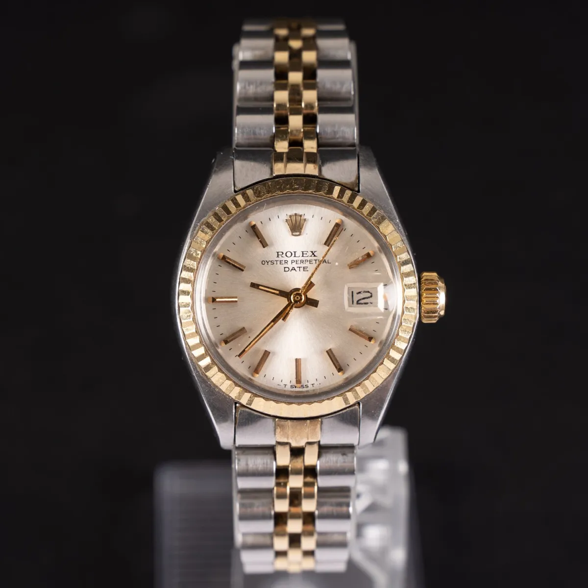 ROLEX QYSTER PERPETUAL DATE, zegarek damski, stal-złoto, mechaniczny naciąg ręczny, oryginalna koronka i bransoleta,…