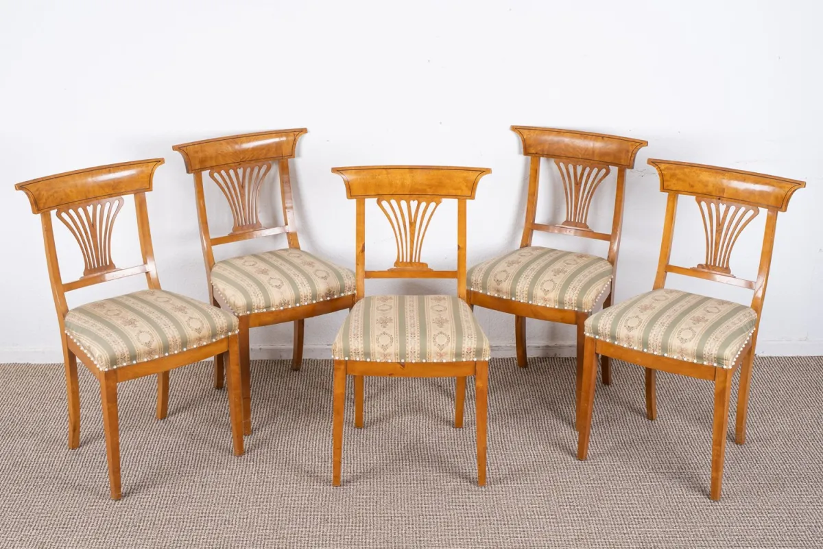 Set of 5 upholstered chairs, Biedermeier around 1900 / 20, solid birch and veneered, blackened dividing lines. Backrest height …