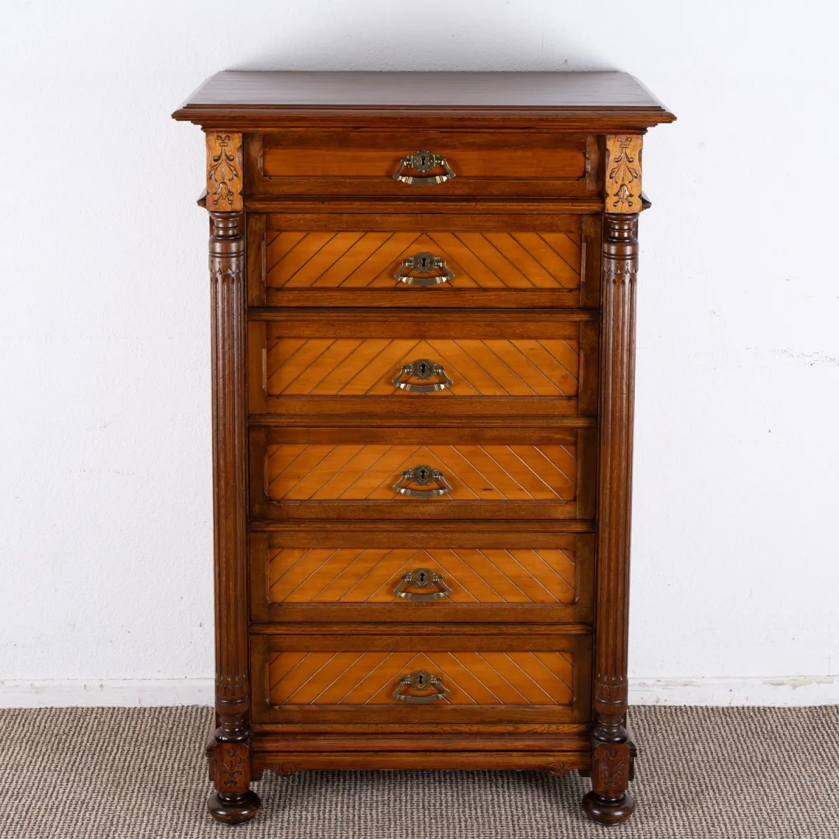 6-drawer pillar commode, Gründerzeit / historicism circa 1900/20 oak, 6-drawer body, laterally by fluted...