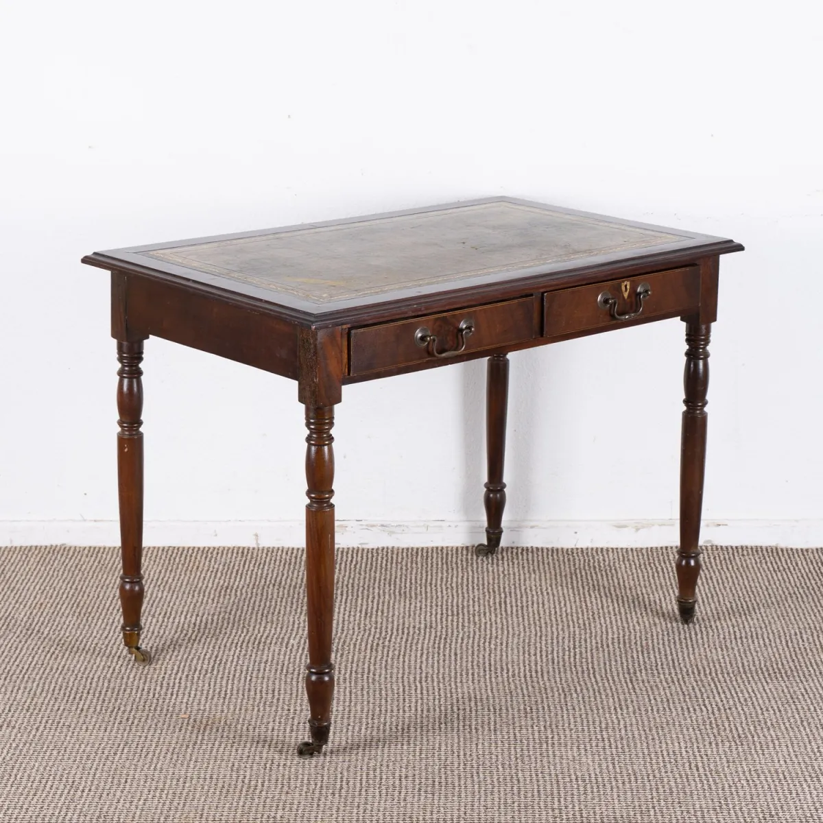 Small desk, mahogany, England 19th c., freestanding library table with 2 drawers