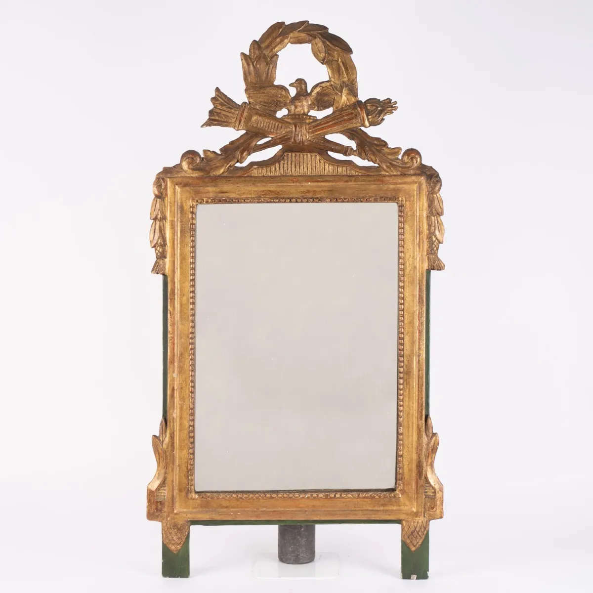 Antieke Lodewijk XVI-spiegel, Frankrijk rond 1780, deels gestuct houten frame, goed bewaarde vergulding, aangevuld...