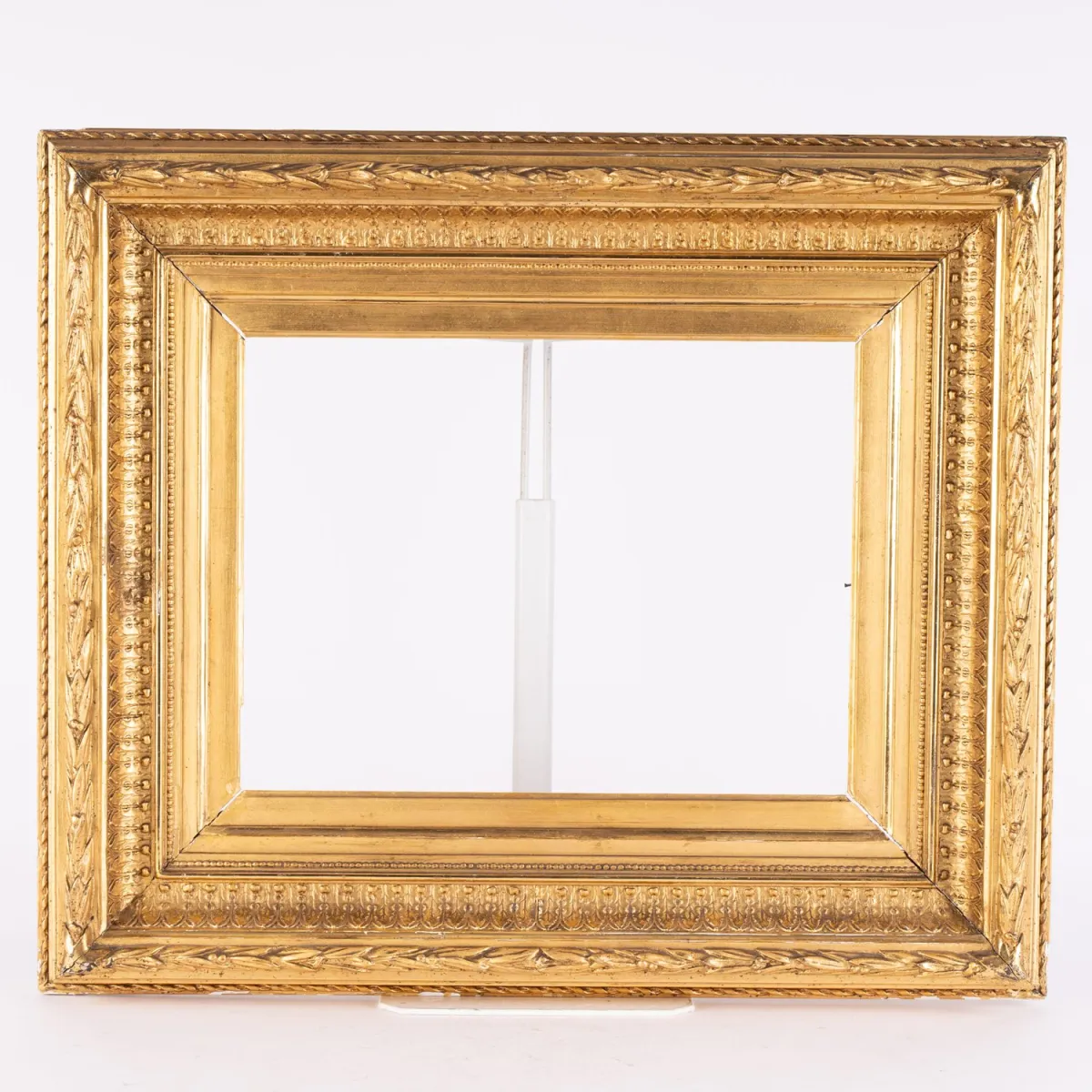 Cadre antique, historicisme, fin 19e s., cadre en bois avec appliques en stuc doré, dimensions intérieures claires env. 26 x 34...