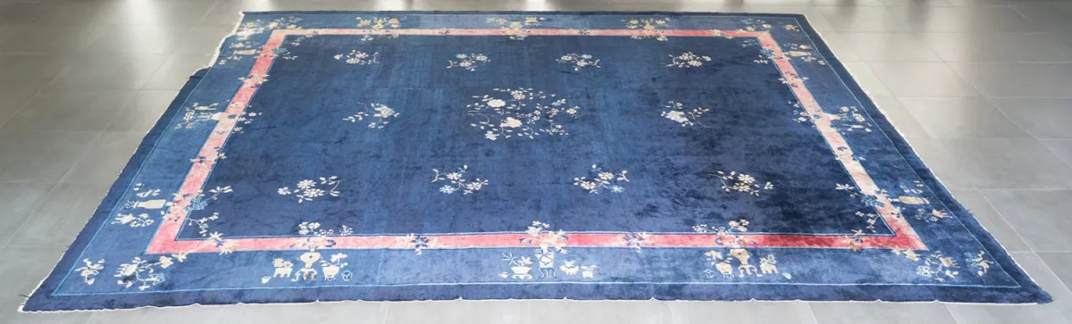 Large antique Chinese carpet from the 1930s/40s, approx. 436 x 378 cm, partially damaged, missing areas - otherwise beautiful …