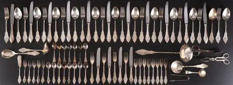 Ensemble complet de 80 pièces modèle Ostfriesen pour jusqu'à 10 personnes, composé de 12 fourchettes de table, 11 couteaux de table...