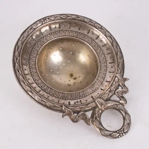 Passoire à thé / passoire à tasse, argent 800, longueur env. 11,5 cm, diamètre env. 8,5 cm, néo-Empire, 20e s., env. 65 g