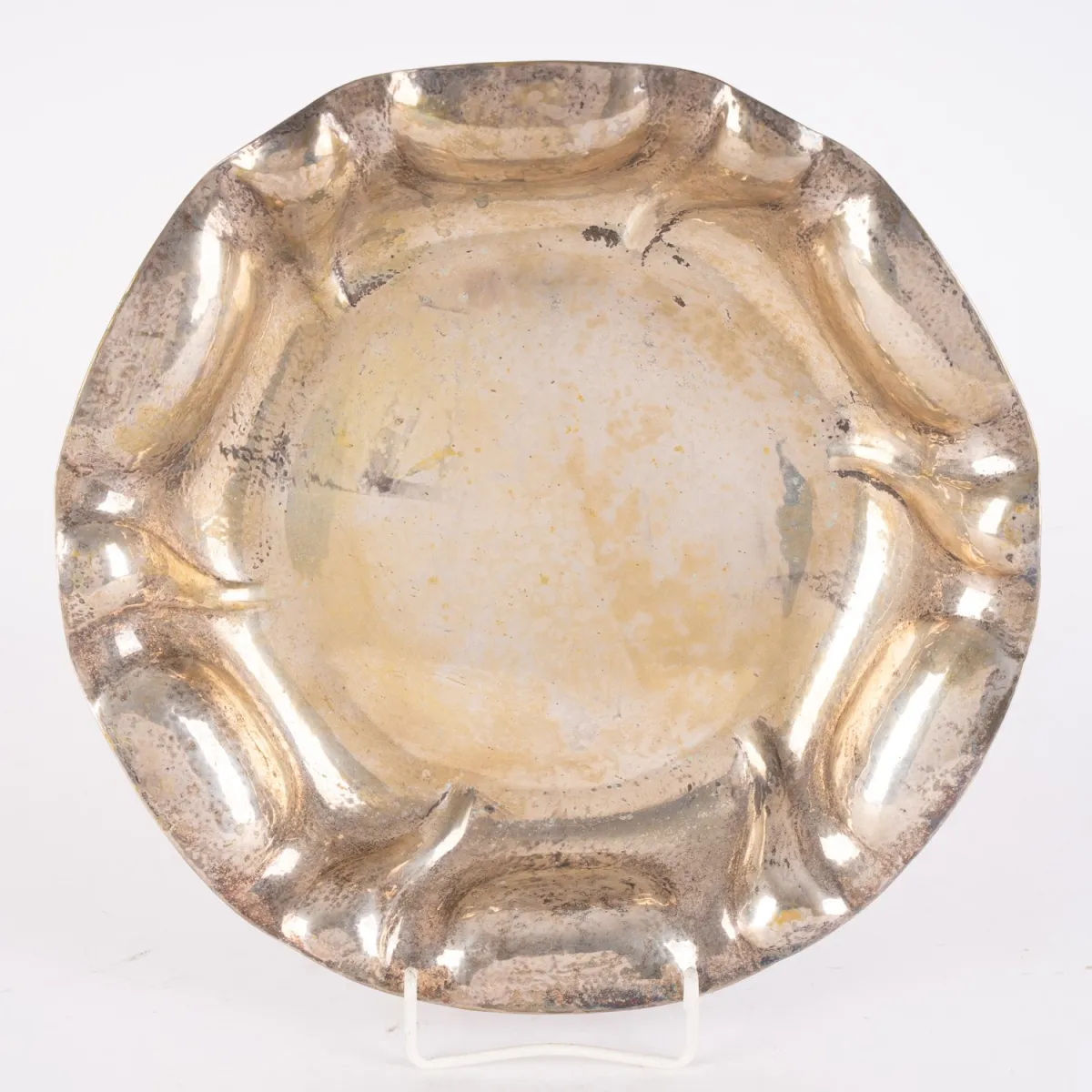 Round embossed bowl, solid 800 silver, partial hammered decoration, diameter approx. 30 cm, approx. 440g, Germany 19…