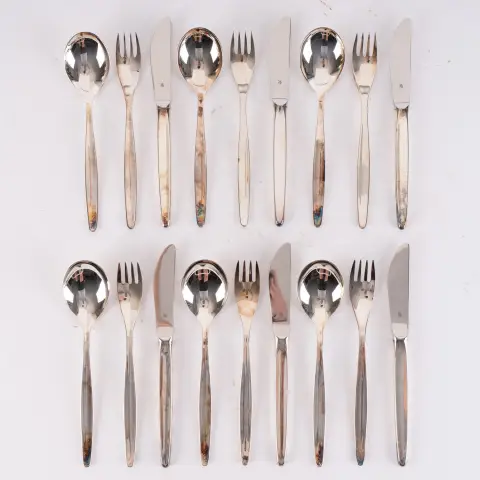 (A) Ménagère 18 pièces, argent massif 925 de WMF, forme très simple, pour 6 personnes. Longueur de…