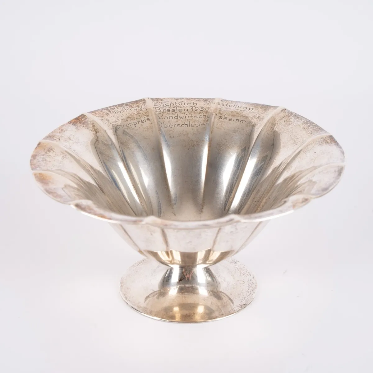 Art Deco footed bowl, 830 silver by Heinrich Gumpert, Breslau. Elegant shape, slightly flared fan-shaped rim.