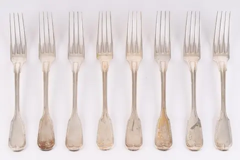 Sada 8 těžkých jídelních vidliček, vzor Augsburger Faden, masivní stříbro 800, délka cca 21,5 cm, celkem cca 600 g