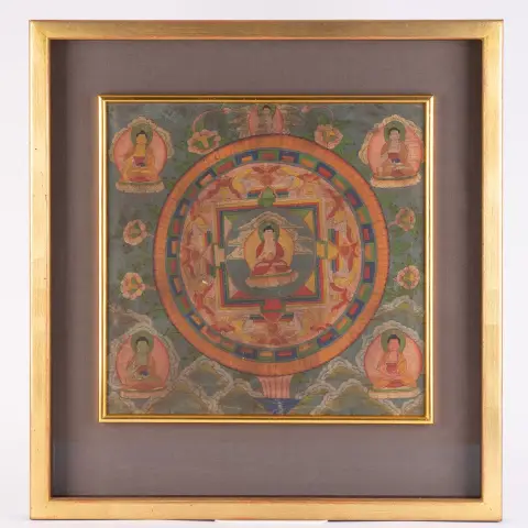 Thangka, smíšená technika na velkém plátně, kvalitně zarámováno za sklem, světlý rozměr cca 44,5 x 45,5 cm. Částečně poškozeno…