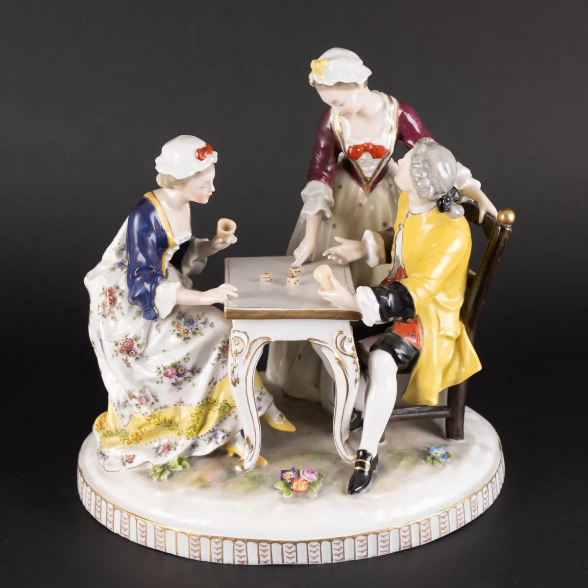 At the dice game, large multi-part figure group on oval base. Älteste Volksstedt ; Thuringian white porcelain …
