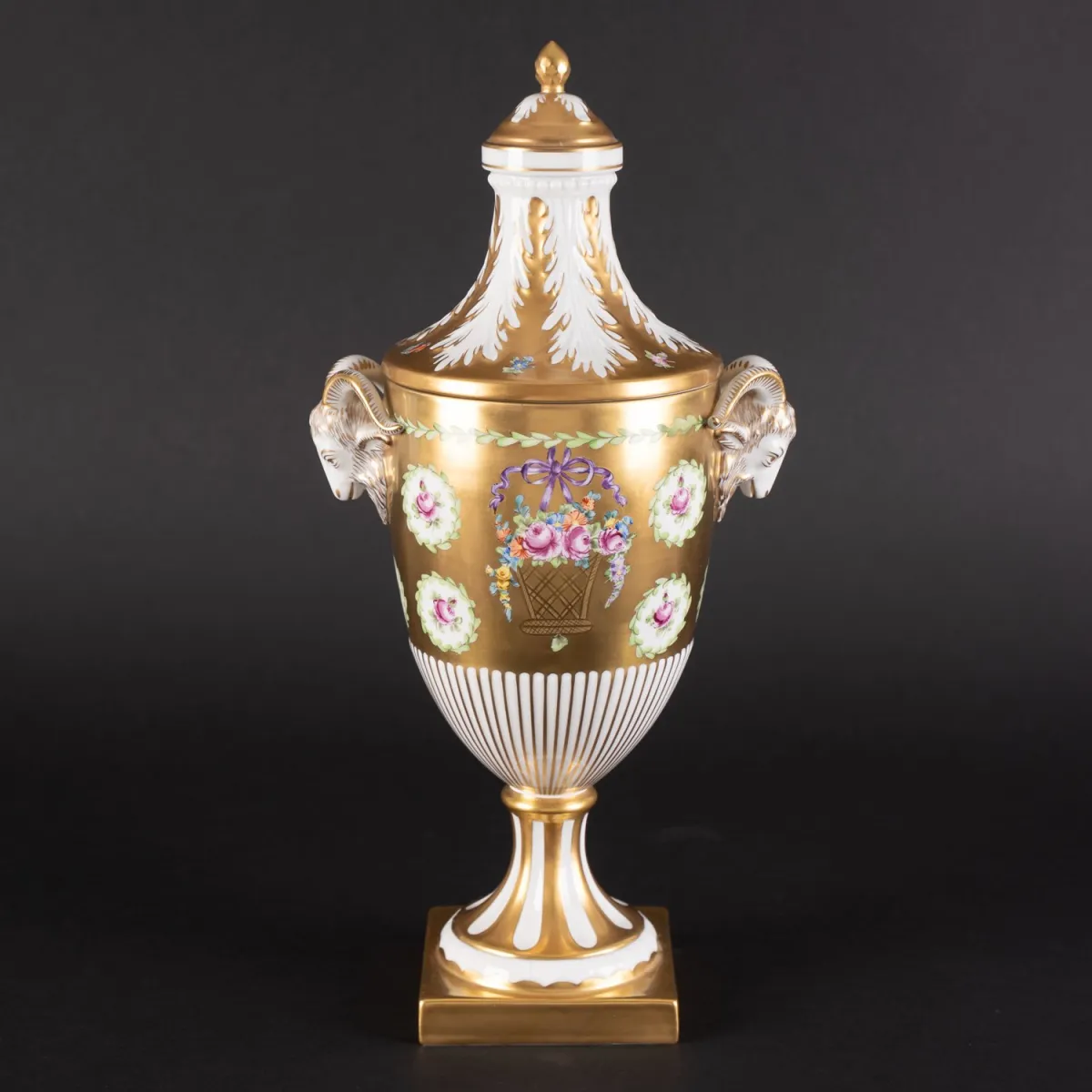 Magnificent ram's head vase, Potschappel / Dresden, Saxon white porcelain with polychrome decorations and elaborate gilding…