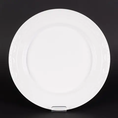 Grande assiette ronde à légumes, diamètre env. 37 cm, KPM Kurland, porcelaine blanche classique et élégante de la fin du 20e siècle, partiellement…