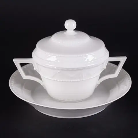 1 tasse à soupe avec couvercle et soucoupe (3 pièces), diamètre de la tasse env. 16 cm (y compris 2 anses), diamètre de la soucoupe