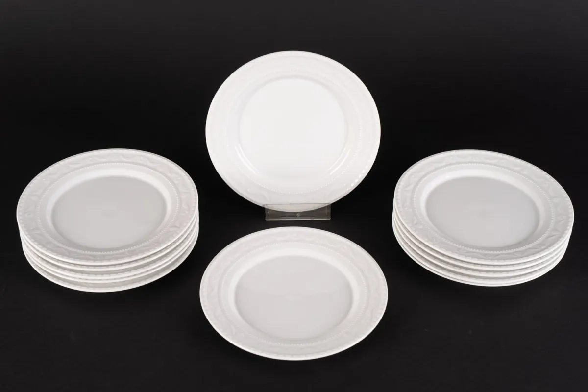 12 chlebových talířků, průměr cca 15,5 cm, KPM Kurland, klasický elegantní bílý porcelán z konce 20. století