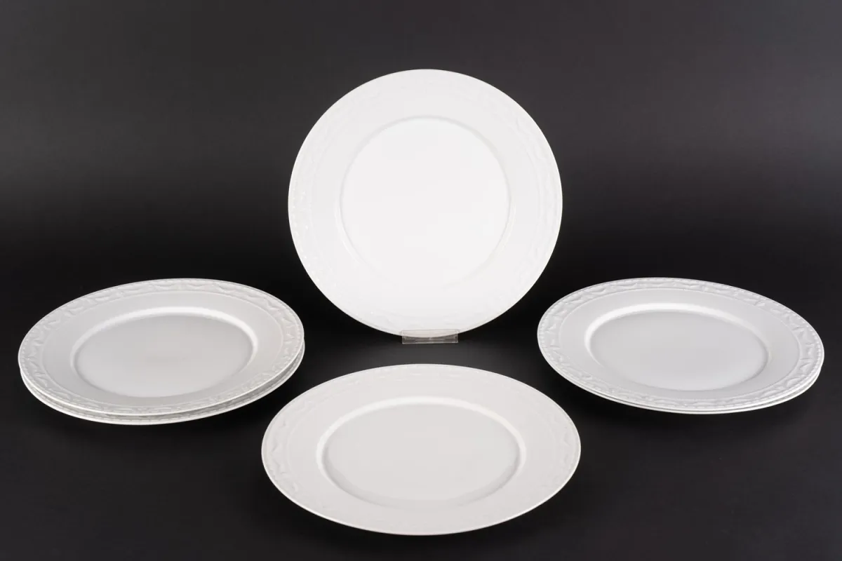 Set of 6 medium dinner plates, diameter approx. 26 cm each, KPM Kurland, classically elegant white porcelain of the sp…