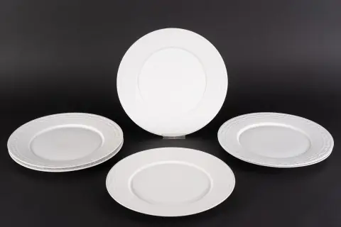 Set van 6 middelgrote borden, diameter elk ca. 26 cm, KPM Kurland, klassiek elegant wit porselein van de sp…