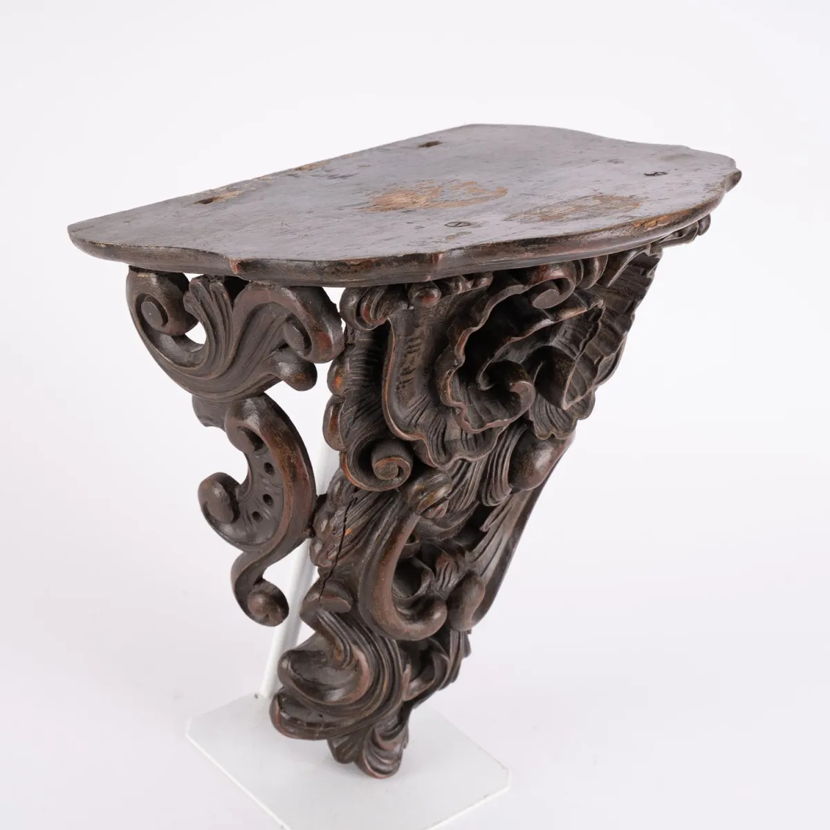 Large figure base / wall console, magnificent South German Rococo, mid-18th century, detailed rocaille carvings