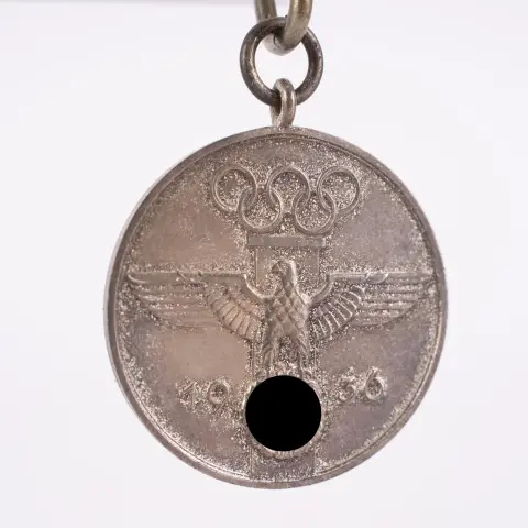Médaille commémorative des Jeux olympiques d'Allemagne 1936, décernée 55 000 fois, traces de corrosion partielles
