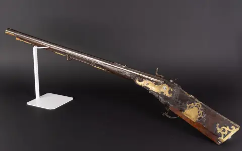 Arquebuse antique ; Bavière, Landsberg, env. 1720 - 1740. Canon octogonal, longueur env. 84 cm