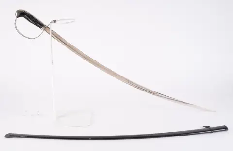 (6) Sabre de cavalerie bavarois, lame courbée, affûtée d'un côté, à gouttière des deux côtés avec gravures In Treue ...