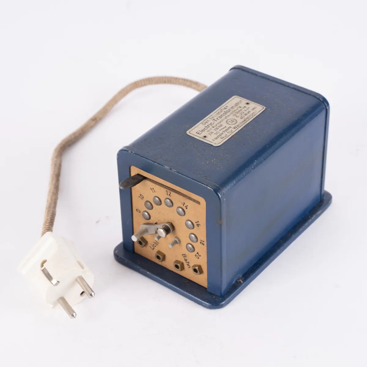 Ancien modèle : transformateur électrique à réglage fin, non testé.