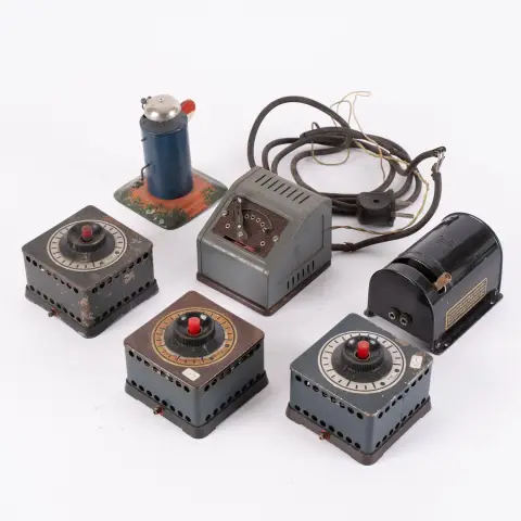 Lot de 6 pièces diverses, 1x Märklin, 1x ?, 1x Fleischmann et 3x Trix Express, non testé.
