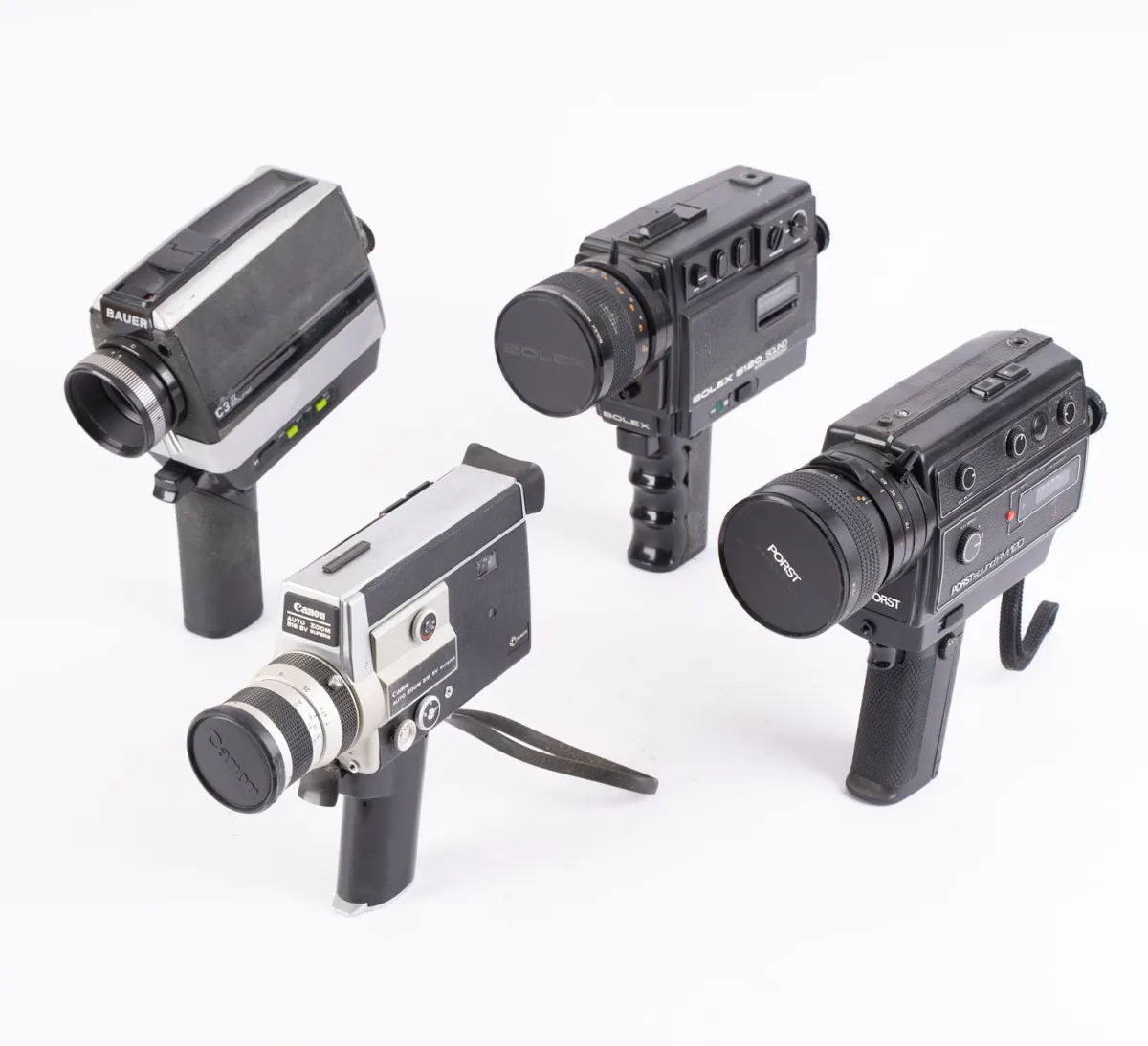 4 caméras film plus anciennes, âges, fabricants et états divers. Non testées.