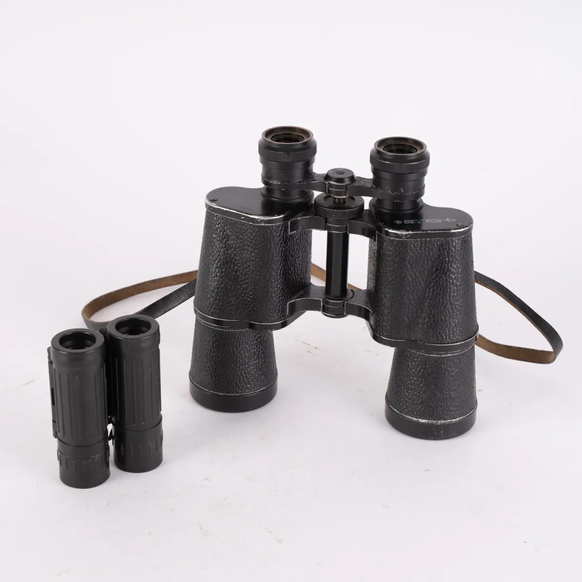 2 different binoculars: 1x Sowjet 7x50 and 1x Diamatic 8x21 ED untested.