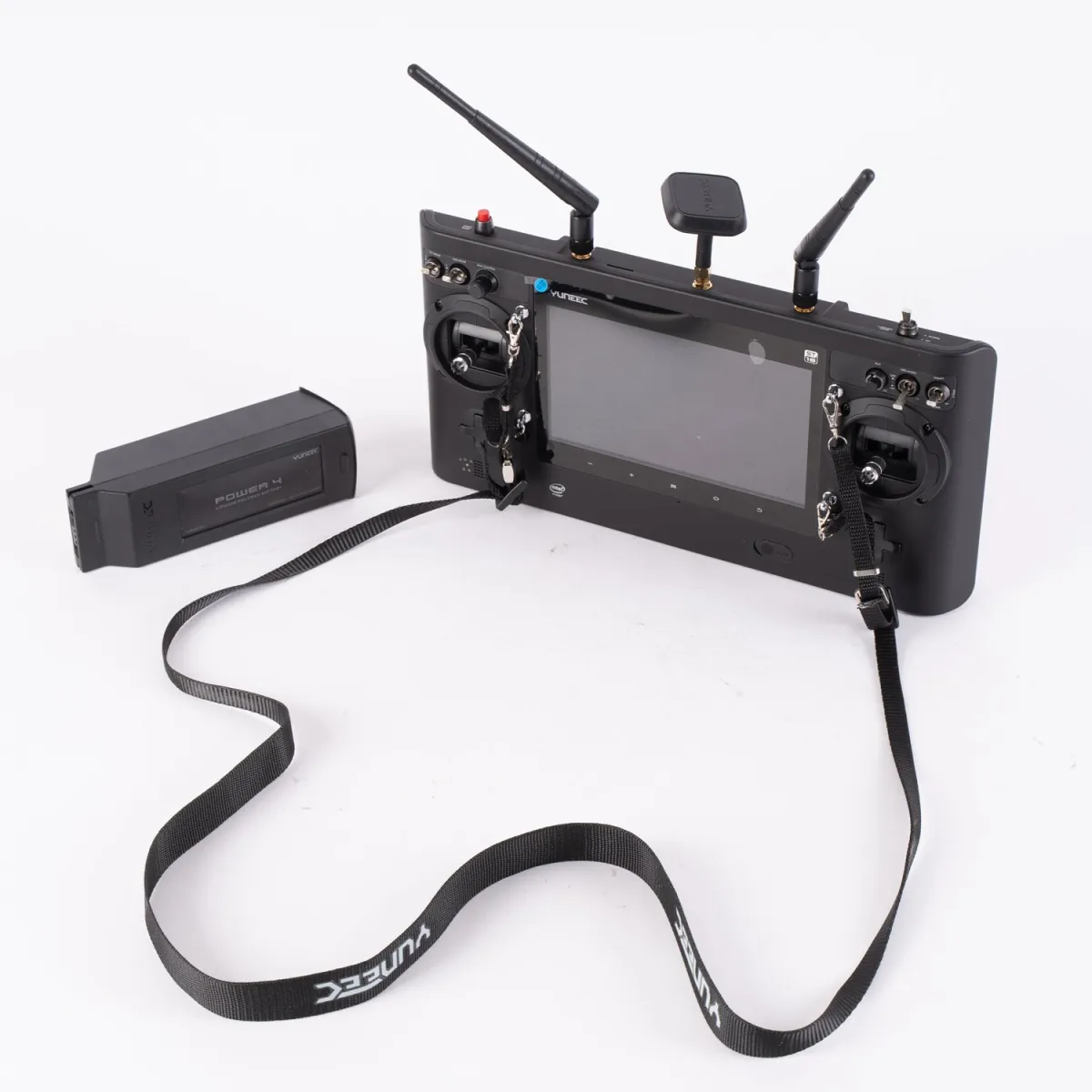 Télécommande et batterie YUNEEC TYPHOON, utilisées / non testées.
