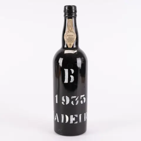 MADEIRA WINE - BOAL 1935, Half Sweet, bouteille 0,75L, non ouverte, n° de bouteille 565838.