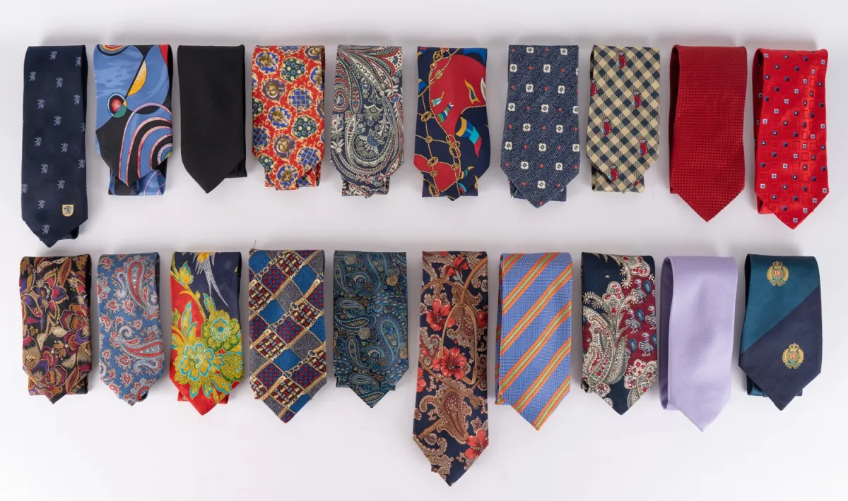 20-piece assortment of various ties, predominantly silk (16x), various ages, lengths, materials, labels