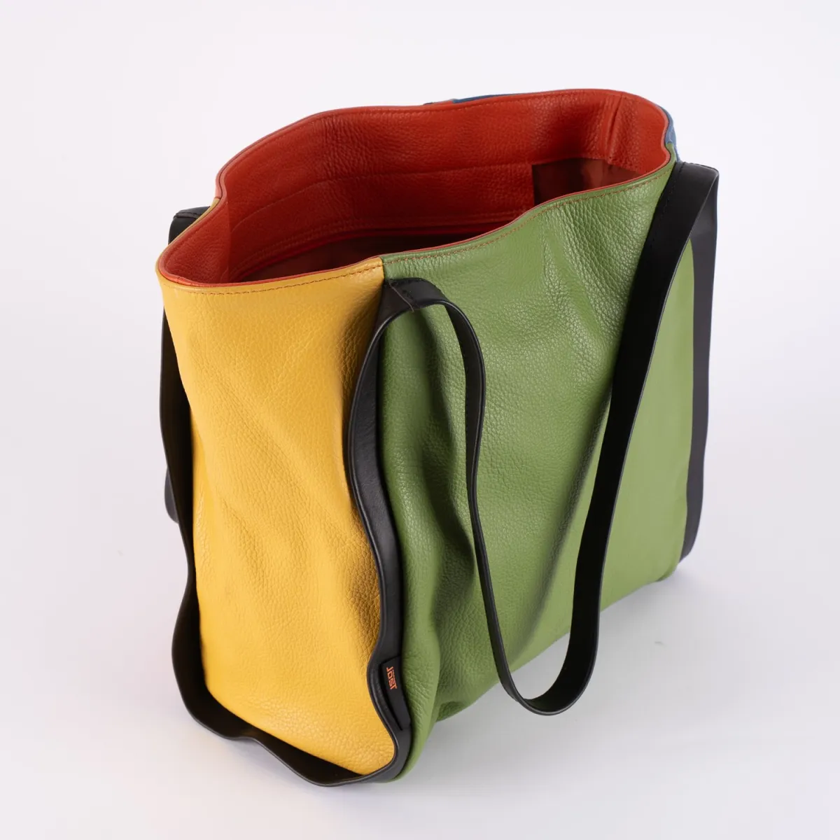 4-farbige JOST - Lederhandtasche in original Transportfutteral, passendes Schlüsselkuvert beigegeben, ungetragen?