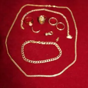 Lot d'or ancien 333, env. 38,4 grammes, bagues, chaîne, bracelet