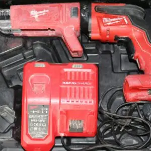 Visseuse à plaques de plâtre sans fil Milwaukee 18V M18 FSG avec chargeur CA55 en coffret