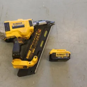 DEWALT 18,0 V accu nietpistool, Brushless DCN690 met accu