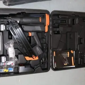 Cloueur à bande TJEP GRF 34/90 GAS 3G avec chargeur, batteries en coffret