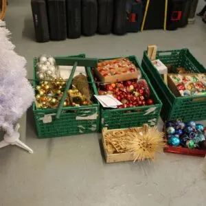 Posten Weihnachtsdeko, Kugeln, Strohanhänger, Sterne, Anhänger Baum uvm