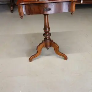 Table à ouvrage vers 1870, H 79cm x L 58cm x P 47cm
