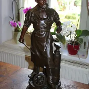 Grande figurine en masse, hauteur 61 cm