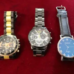 3 montres-bracelets pour homme