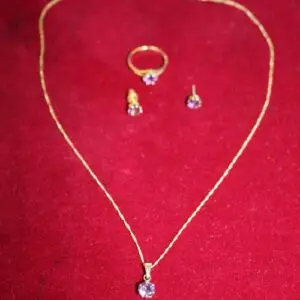 Parure de bijoux en or 585, env. 3,8 grammes, collier avec pendentif, bague et boucles d'oreilles
