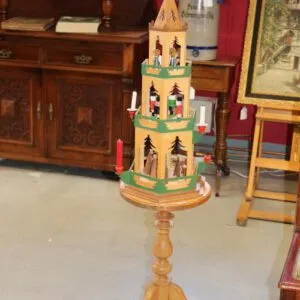 Grande pyramide de Noël en bois, hauteur 72 cm