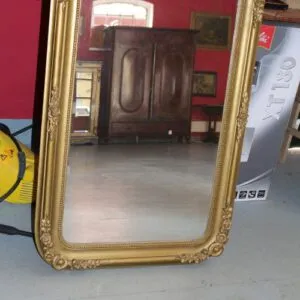 miroir somptueux vers 1870, L 67cm x H 106cm