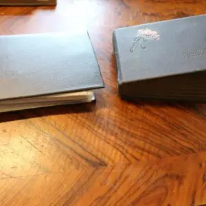 2 albums de cartes postales, genres et états divers, total 194 pièces