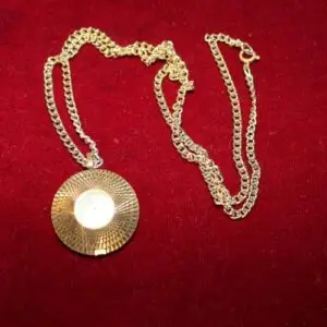 Montre de cou mécanique dame Ruhla avec chaîne, fonctionne