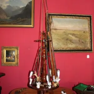 Grand support à pipes avec 16 pipes et accessoires, boîte à tabac