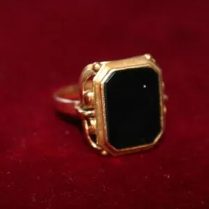 Herenring met zwarte steen 585 goud, ringmaat 65, ca. 6,3 gram